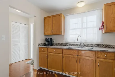 1037 Hickorywood Crescent Kingston ON K7P 2E5