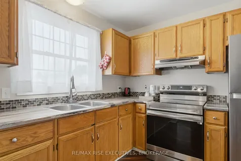1037 Hickorywood Crescent Kingston ON K7P 2E5
