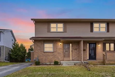 1037 Hickorywood Crescent Kingston ON K7P 2E5