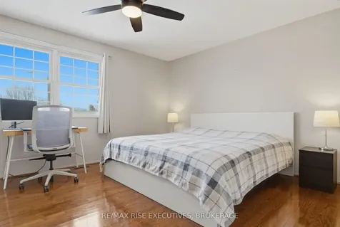 1037 Hickorywood Crescent Kingston ON K7P 2E5
