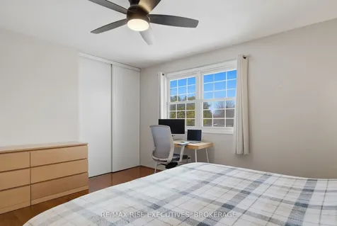 1037 Hickorywood Crescent Kingston ON K7P 2E5