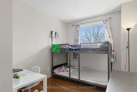 1037 Hickorywood Crescent Kingston ON K7P 2E5