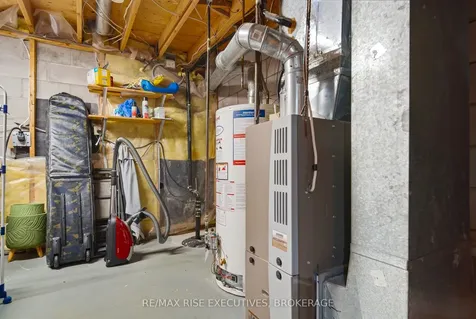 1037 Hickorywood Crescent Kingston ON K7P 2E5