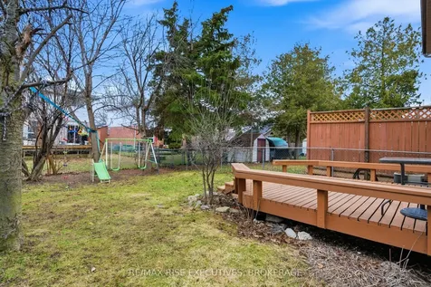 1037 Hickorywood Crescent Kingston ON K7P 2E5