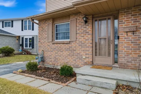 1037 Hickorywood Crescent Kingston ON K7P 2E5