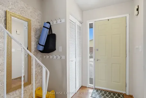 1037 Hickorywood Crescent Kingston ON K7P 2E5