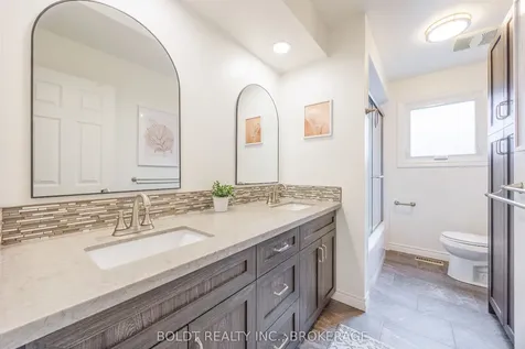 5080 Mantree Court Lincoln ON L3J 0A8