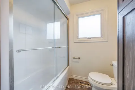 5080 Mantree Court Lincoln ON L3J 0A8