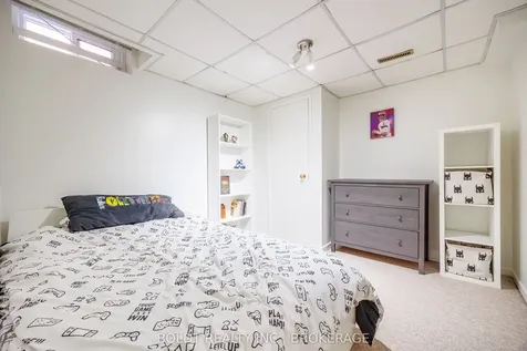 5080 Mantree Court Lincoln ON L3J 0A8