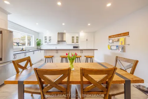 5080 Mantree Court Lincoln ON L3J 0A8