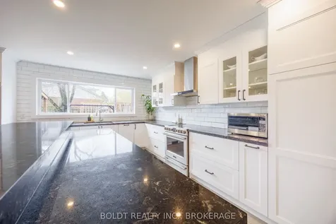 5080 Mantree Court Lincoln ON L3J 0A8