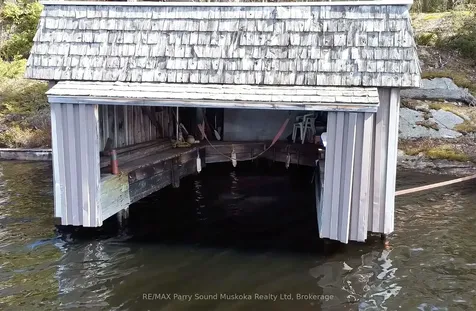 55 Healey Lake Water N/a The Archipelago ON P2A 0B7