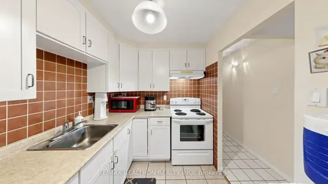 75 Hazelglen Drive Kitchener ON N2M 2E2