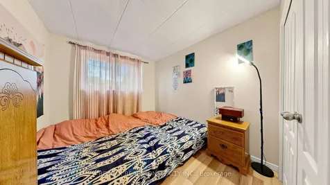 75 Hazelglen Drive Kitchener ON N2M 2E2
