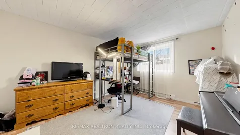75 Hazelglen Drive Kitchener ON N2M 2E2