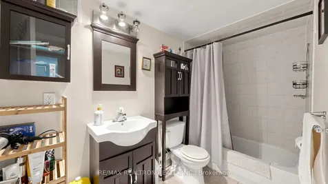 75 Hazelglen Drive Kitchener ON N2M 2E2