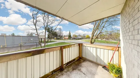 75 Hazelglen Drive Kitchener ON N2M 2E2