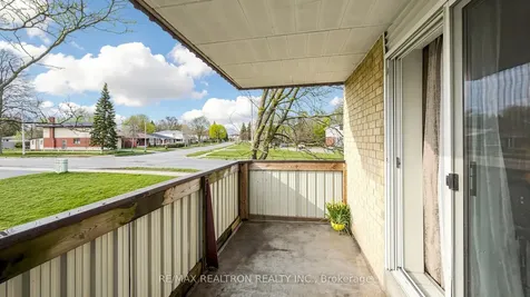 75 Hazelglen Drive Kitchener ON N2M 2E2