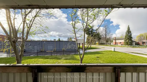 75 Hazelglen Drive Kitchener ON N2M 2E2