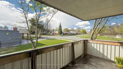 75 Hazelglen Drive Kitchener ON N2M 2E2