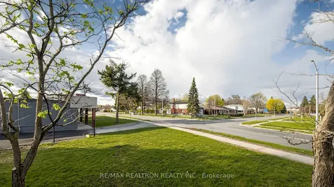 75 Hazelglen Drive Kitchener ON N2M 2E2