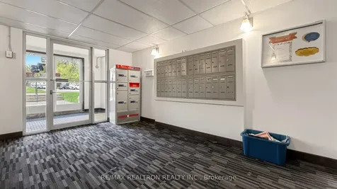 75 Hazelglen Drive Kitchener ON N2M 2E2