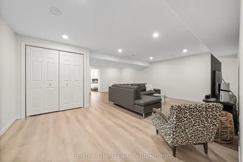 63 Athabaska Drive Belleville ON K8N 0T1