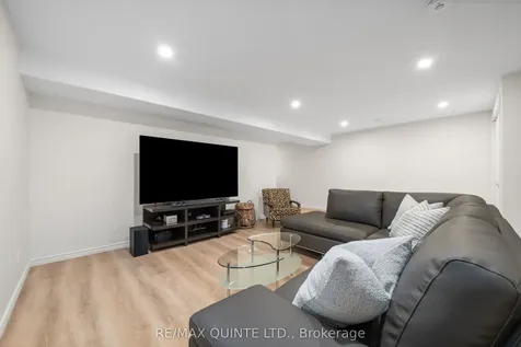 63 Athabaska Drive Belleville ON K8N 0T1