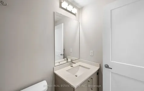 15 Queen Street S Hamilton ON L8P 0C6