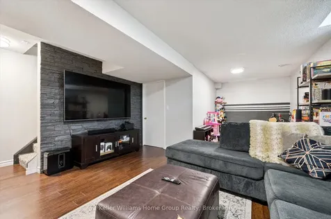 209 Elizabeth Crescent Centre Wellington ON N1M 3N1
