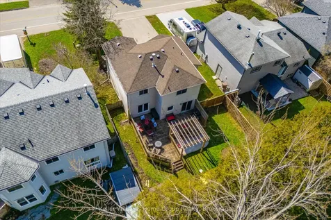 209 Elizabeth Crescent Centre Wellington ON N1M 3N1