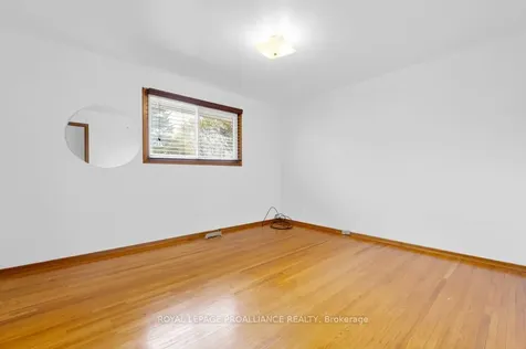 55 Village Drive Belleville ON K8P 4K2