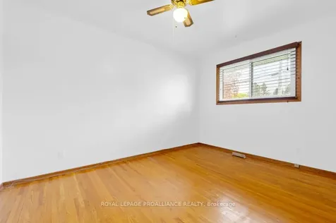 55 Village Drive Belleville ON K8P 4K2