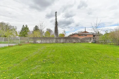 55 Village Drive Belleville ON K8P 4K2