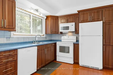 55 Village Drive Belleville ON K8P 4K2