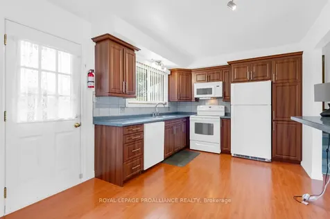 55 Village Drive Belleville ON K8P 4K2