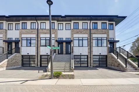 4 Munay Lane Hamilton ON L9G 0H3