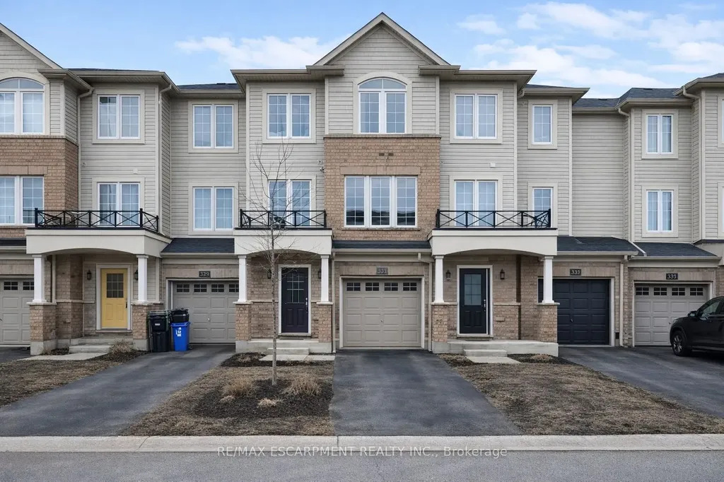 31 Mayland Trail Hamilton ON L8J 0G4