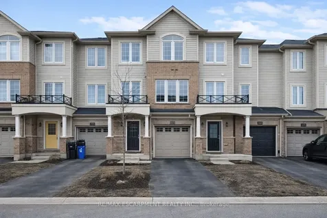 31 Mayland Trail Hamilton ON L8J 0G4