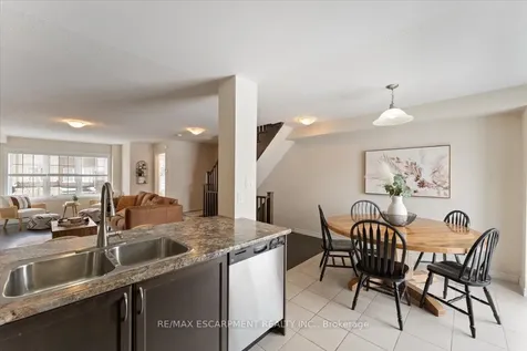 31 Mayland Trail Hamilton ON L8J 0G4