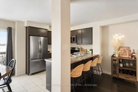 31 Mayland Trail Hamilton ON L8J 0G4