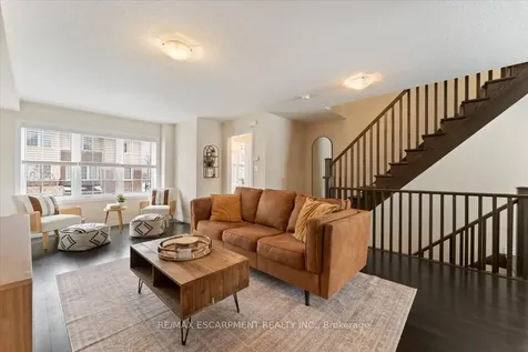 31 Mayland Trail Hamilton ON L8J 0G4