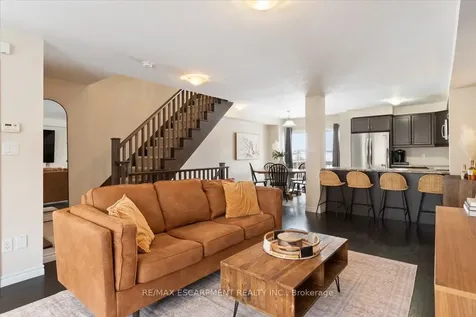 31 Mayland Trail Hamilton ON L8J 0G4