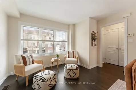 31 Mayland Trail Hamilton ON L8J 0G4