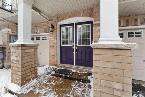 31 Mayland Trail Hamilton ON L8J 0G4