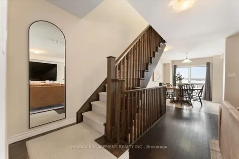 31 Mayland Trail Hamilton ON L8J 0G4