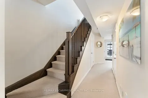 31 Mayland Trail Hamilton ON L8J 0G4