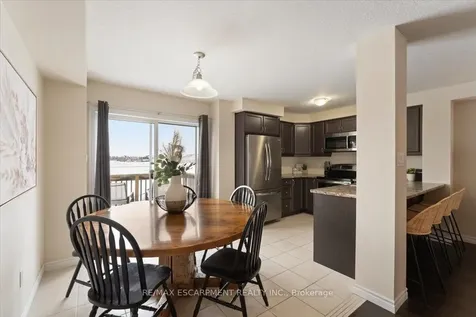 31 Mayland Trail Hamilton ON L8J 0G4