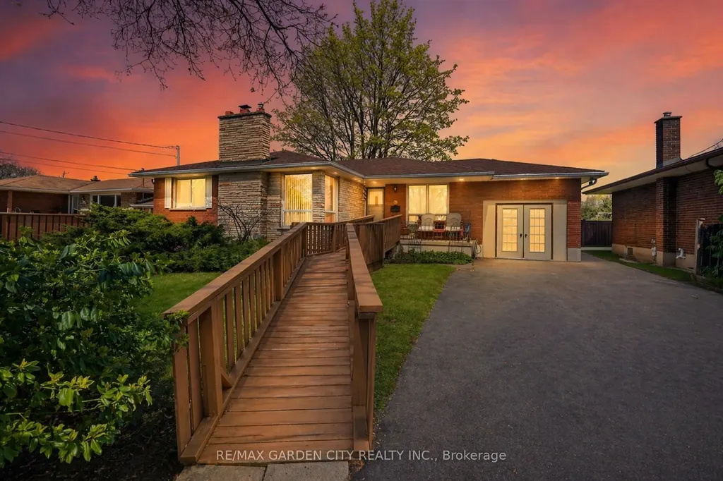 5 Lockview Crescent St. Catharines ON L2M 2T2