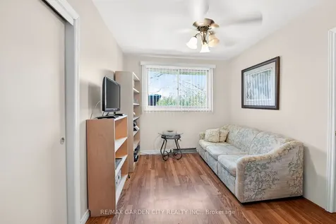 5 Lockview Crescent St. Catharines ON L2M 2T2